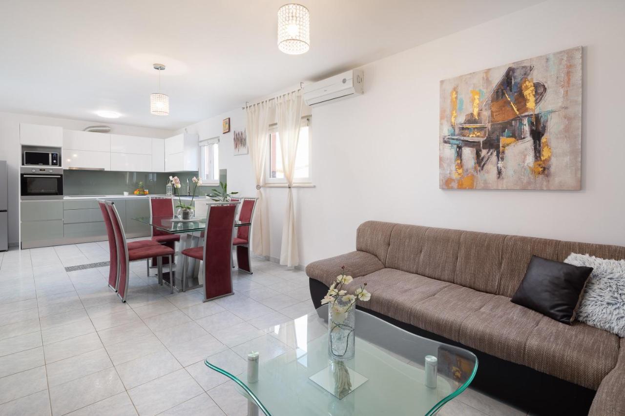 Solaris Holiday Home - Private Pool Stanici Εξωτερικό φωτογραφία